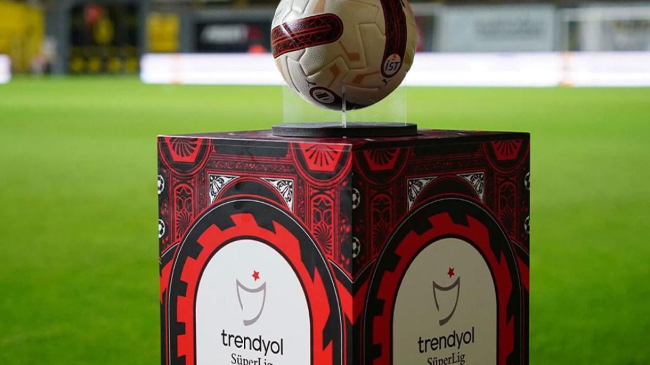 Bütün maçlar aynı saatte! Süper Lig'de sezonun son derbisinin tarihi belli oldu