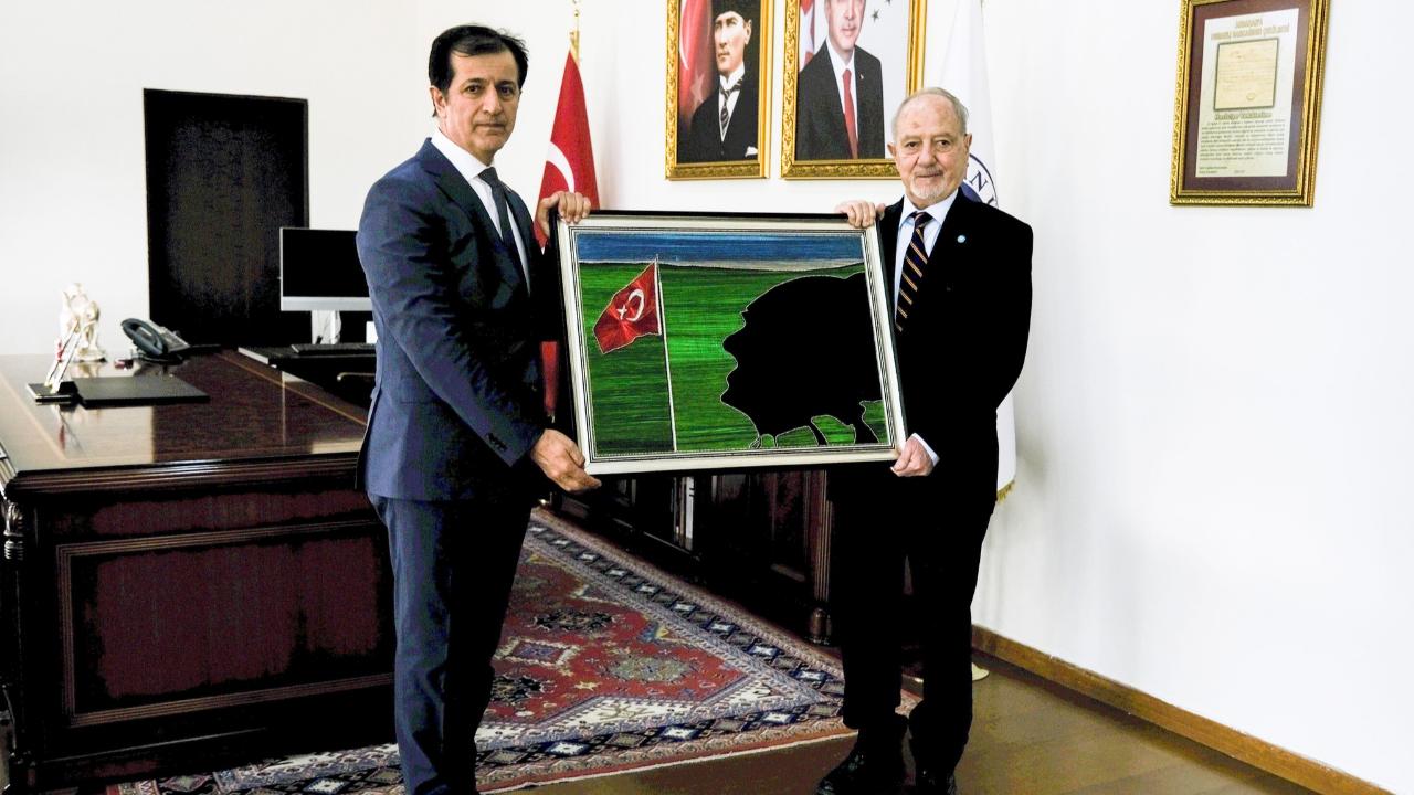 Büyükelçi Akıncı’dan Rektör Emiroğlu’na ziyaret