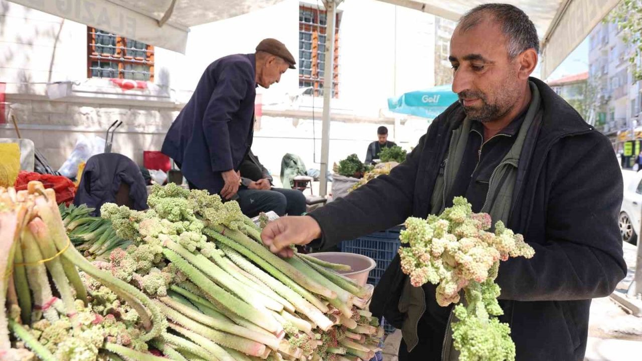 Doğu’nun vitamin deposu muzu ‘ışkın’ tezgahlarda yerini aldı