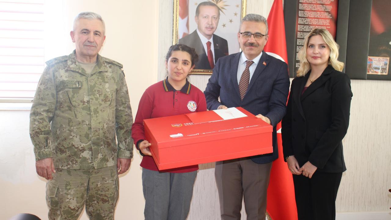 Genç yetenekler ödüllerini aldı