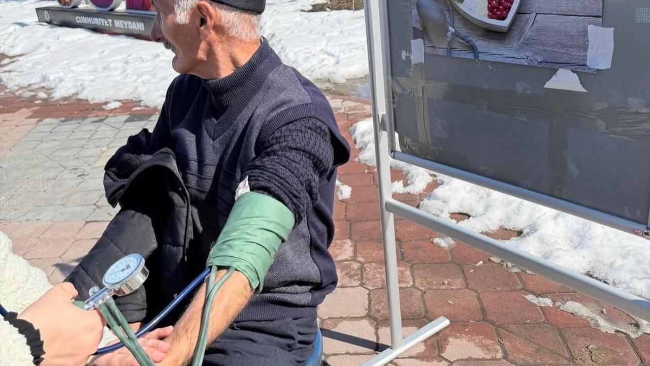 Göle’de Kalp Sağlığı Haftası’nda Anlamlı Etkinlik