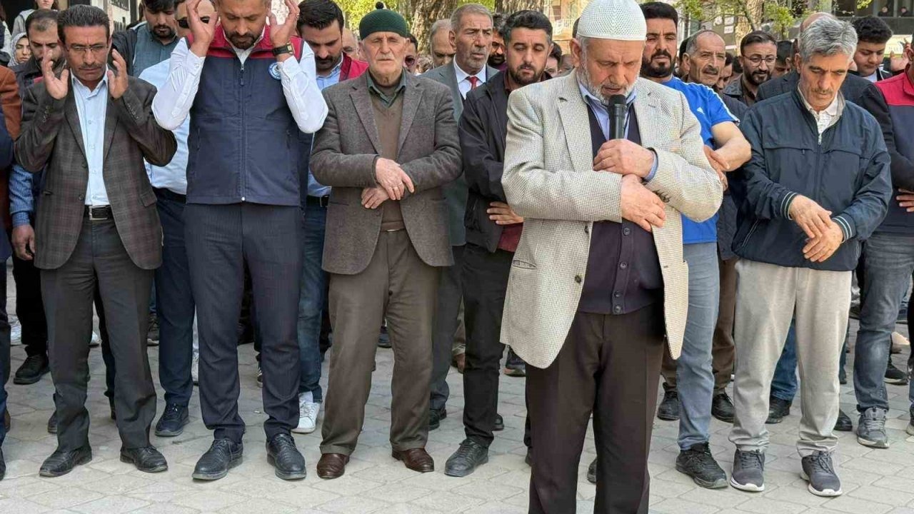 Iğdır’da Kahramanmaraş ve Şanlıurfa’daki saldırılar için gıyabi cenaze namazı
