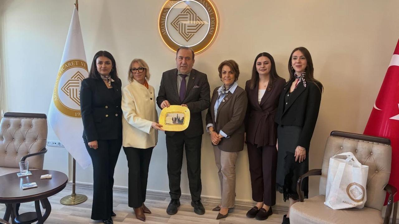 Kadın girişimcilerden iş birliği görüşmesi