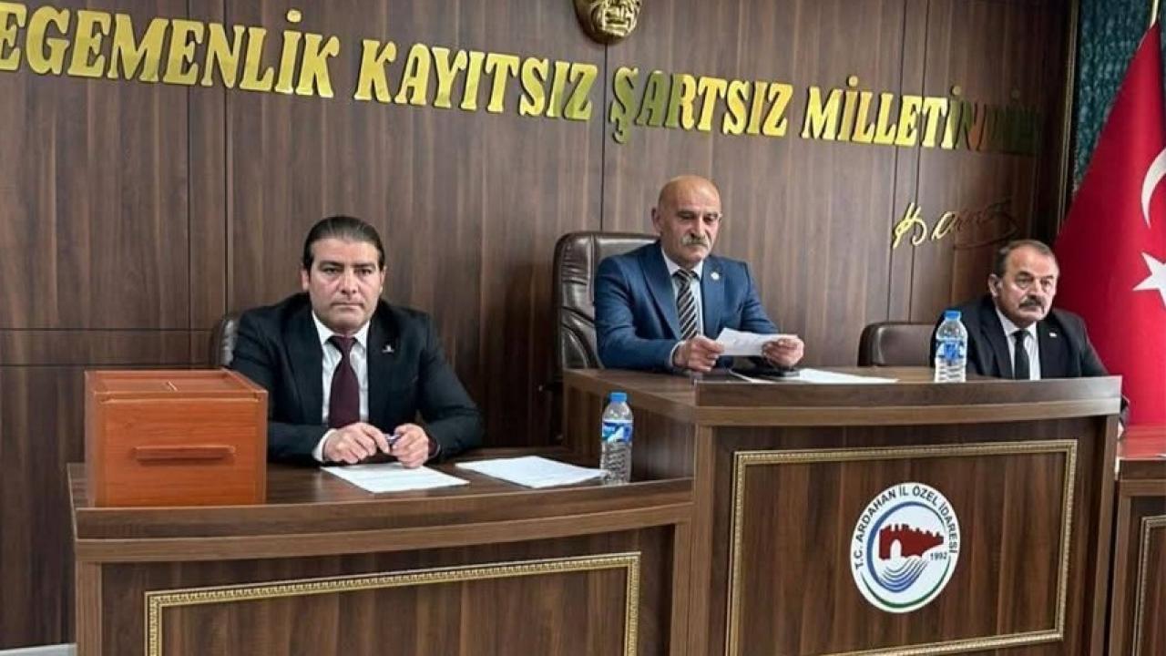 Karatay’dan Vural’a cevap: Ben CHP’liyim