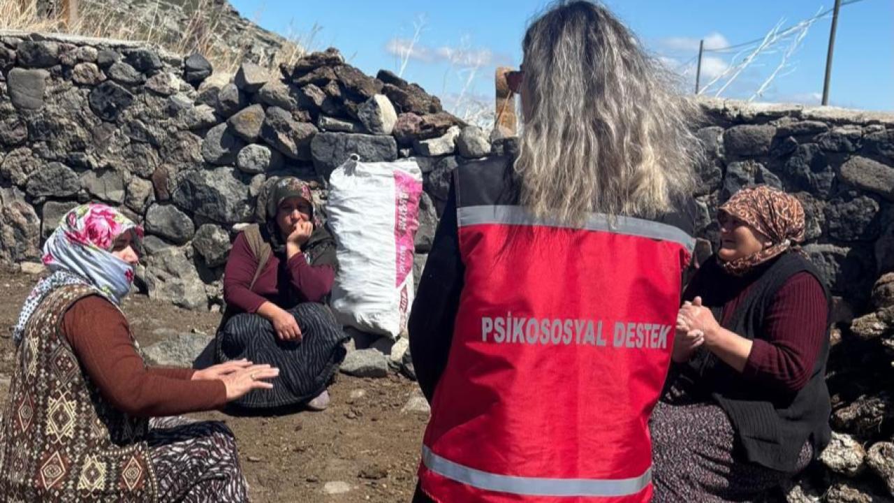 Köyde deprem sonrası tarama yapıldı