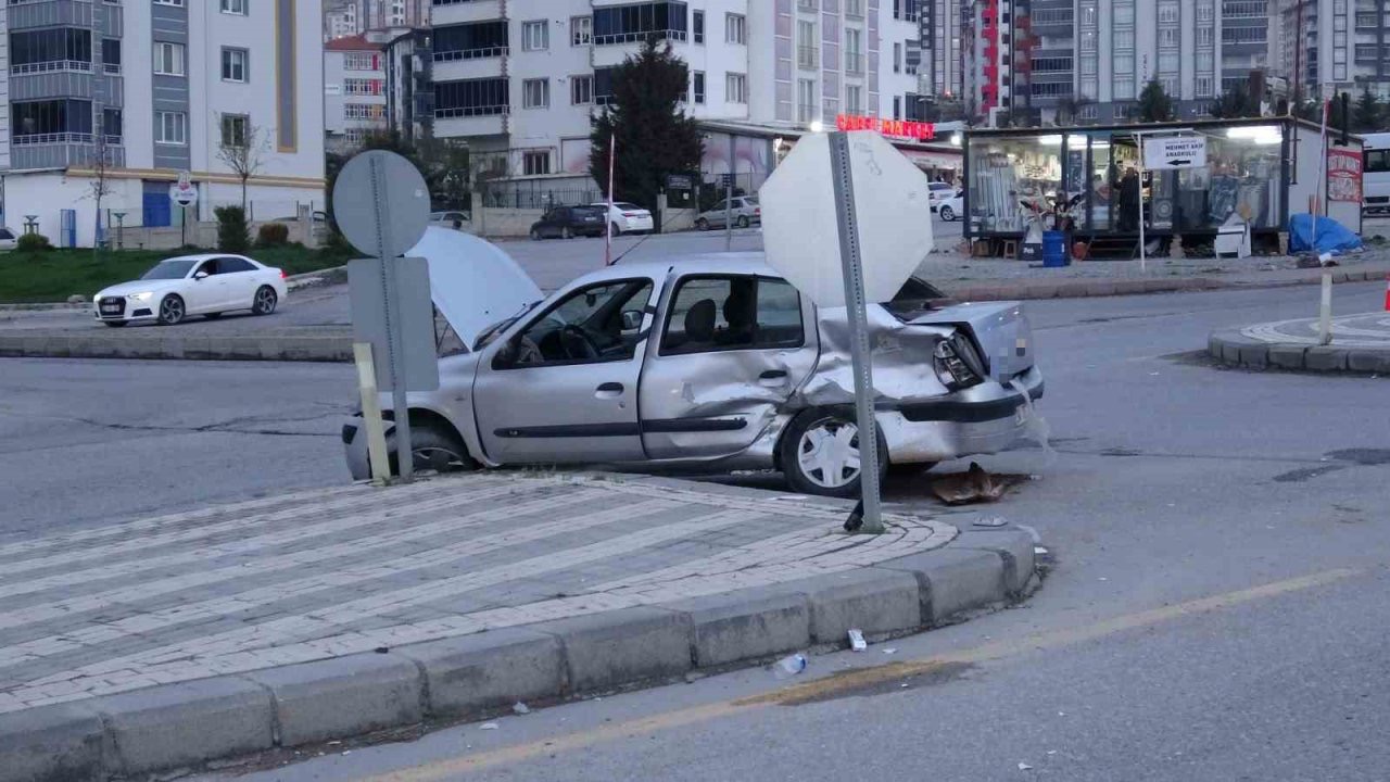 Malatya’da iki araç çarpıştı: 4 yaralı