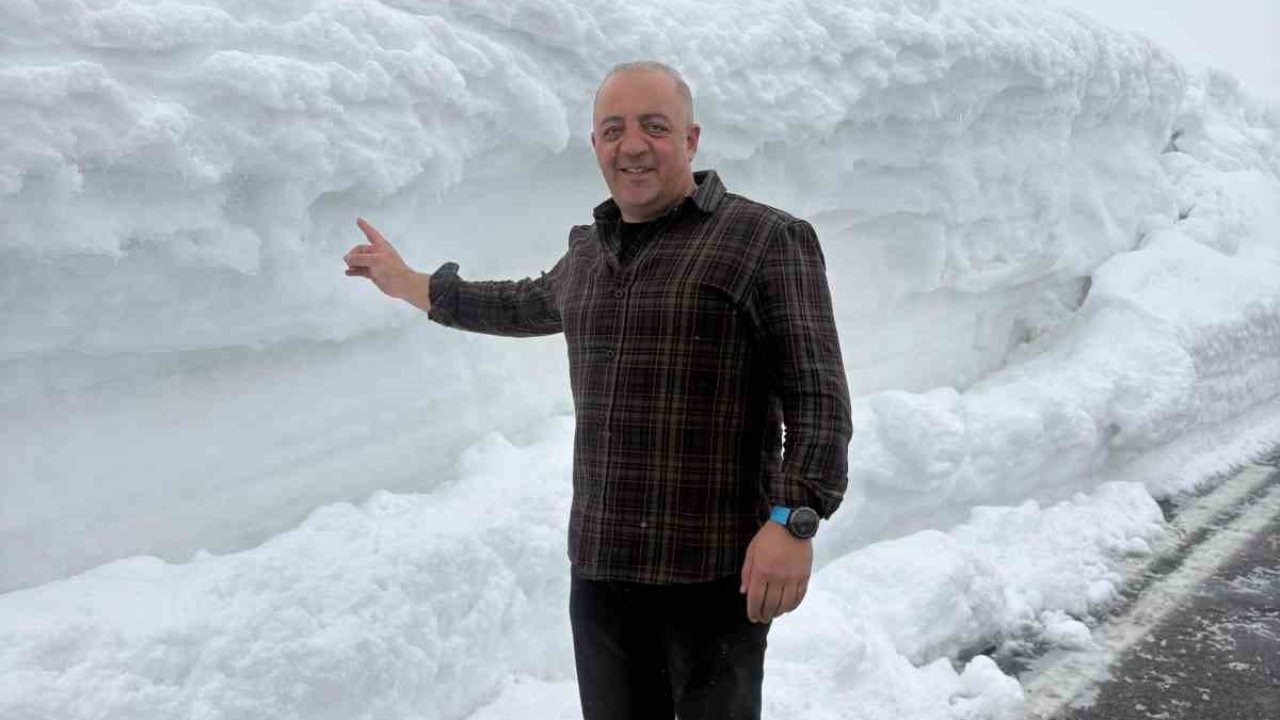 Nisan ortasında kış geri döndü: Kars-Erzurum karayolu beyaza gömüldü