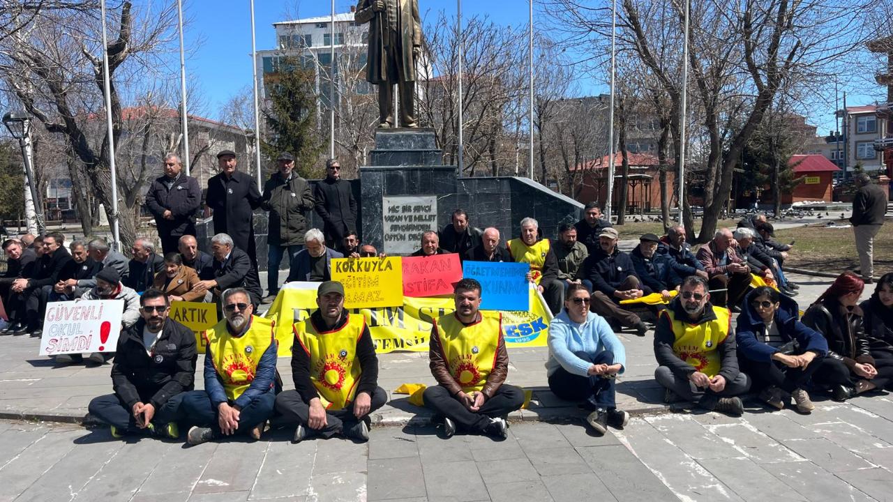 Ardahan’da eğitimde şiddete karşı tek ses: "Bu düzeni kabul etmiyoruz!"