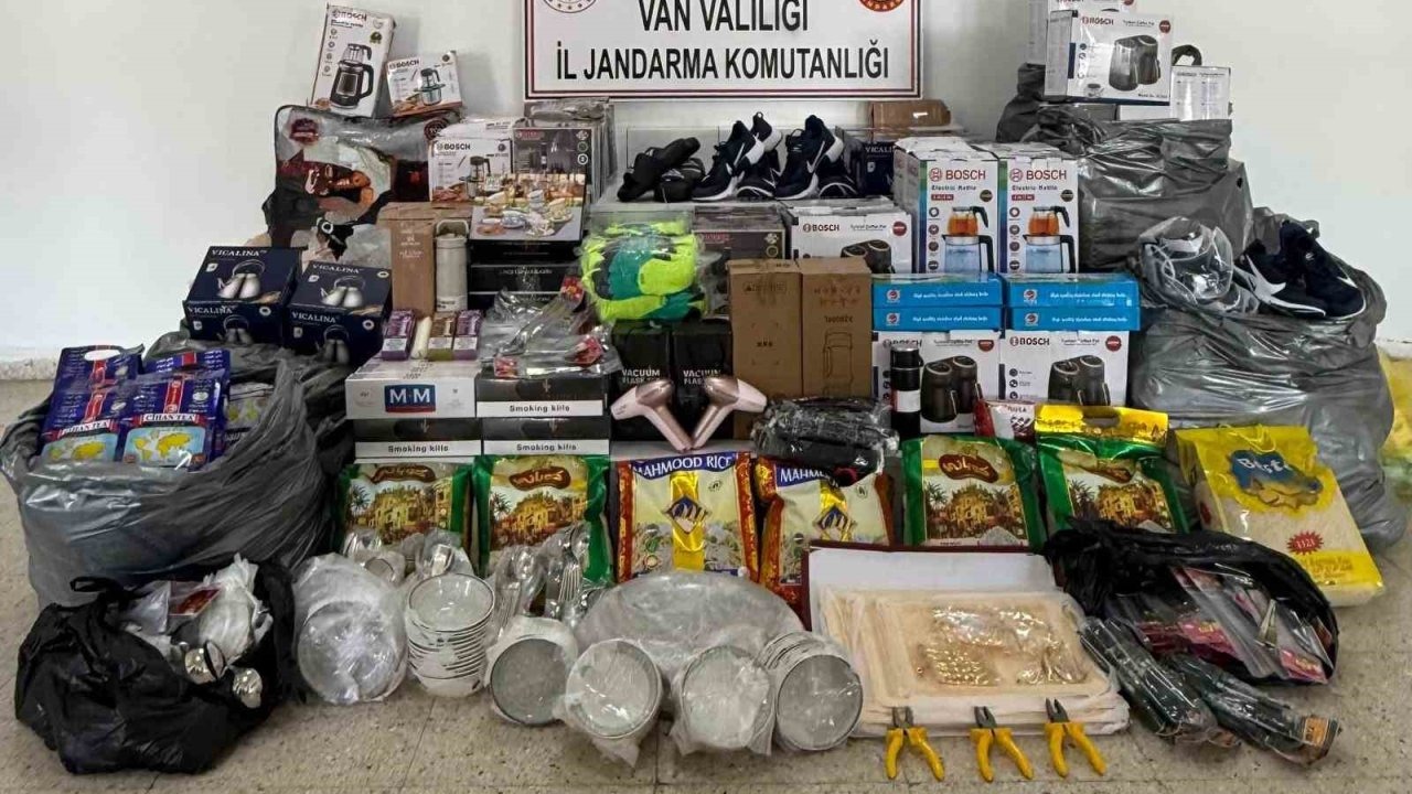 Van’da gümrük kaçağı malzeme ele geçirildi