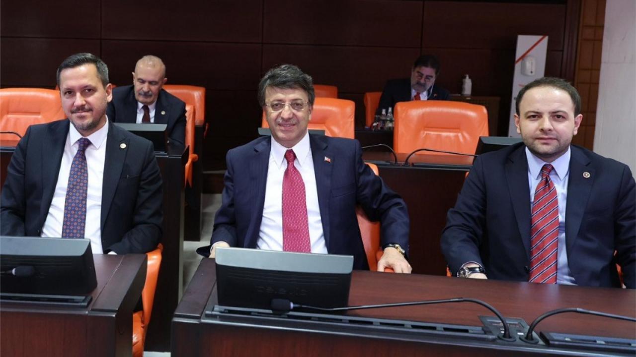 Vekil Koç, Meclisteki Tarihi Oturuma Katıldı