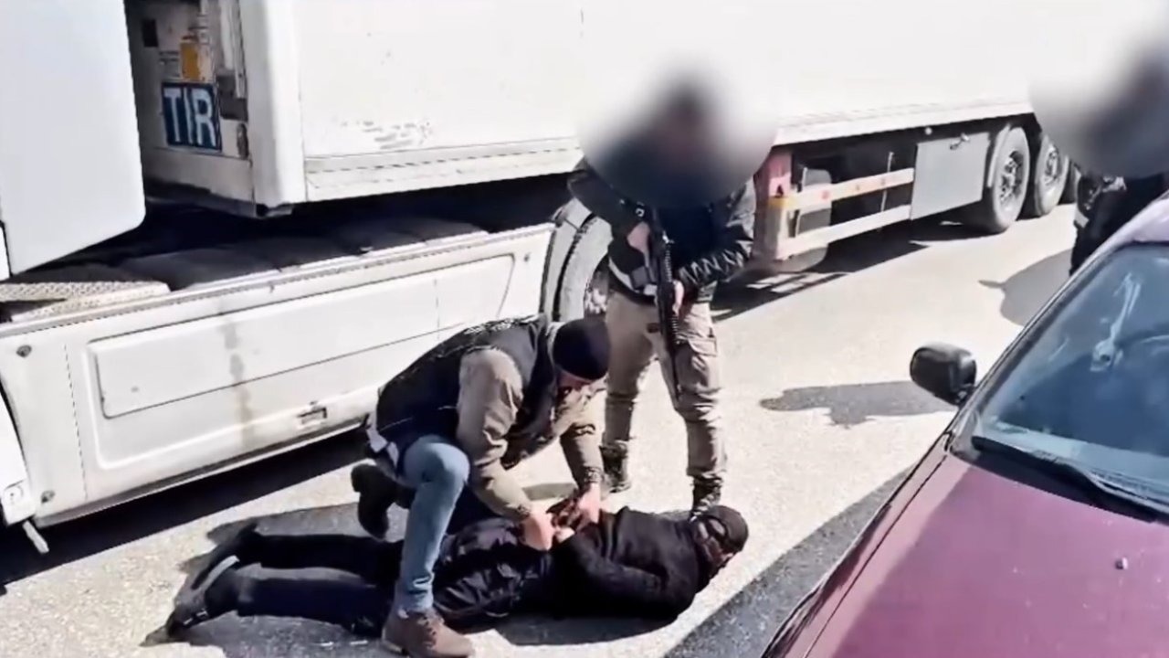 Yüksekova’da zehir tacirlerine ağır darbe: 211 kilogram uyuşturucu ele geçirildi