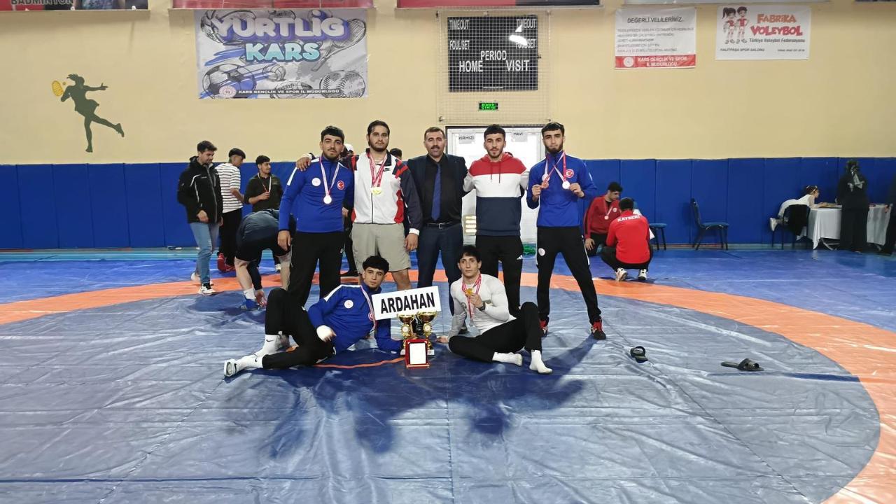 Ardahanlı sporcular Kars’ta tarih yazdı