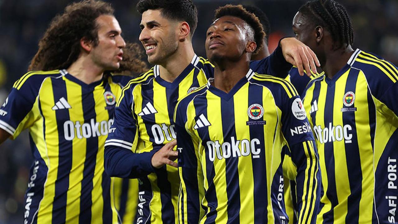 Fenerbahçe'ye bir kötü haber daha! Yıldız isim ameliyat olacak