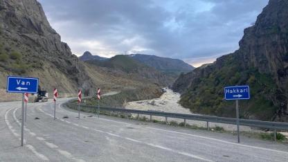 Onlarda Bizim Gibi Sahipsiz Memleket! Hakkâri’nin kaderi de aynı Ardahan gibi
