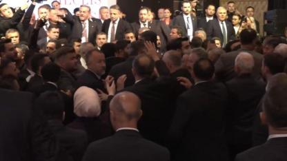 TBB seçiminde kavga! İmamoğlu’nun mesajı okunurken ortalık karıştı