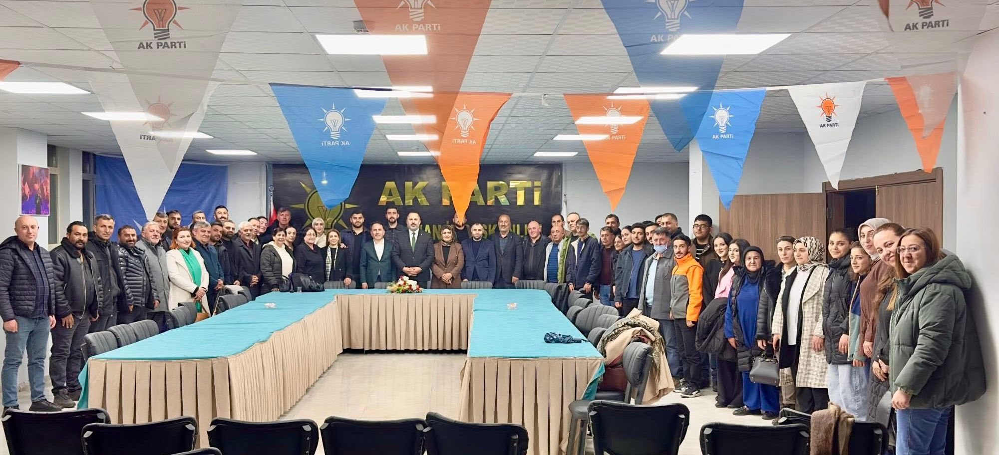 Ardahan AK Parti’den güçlü katılımlı toplantı