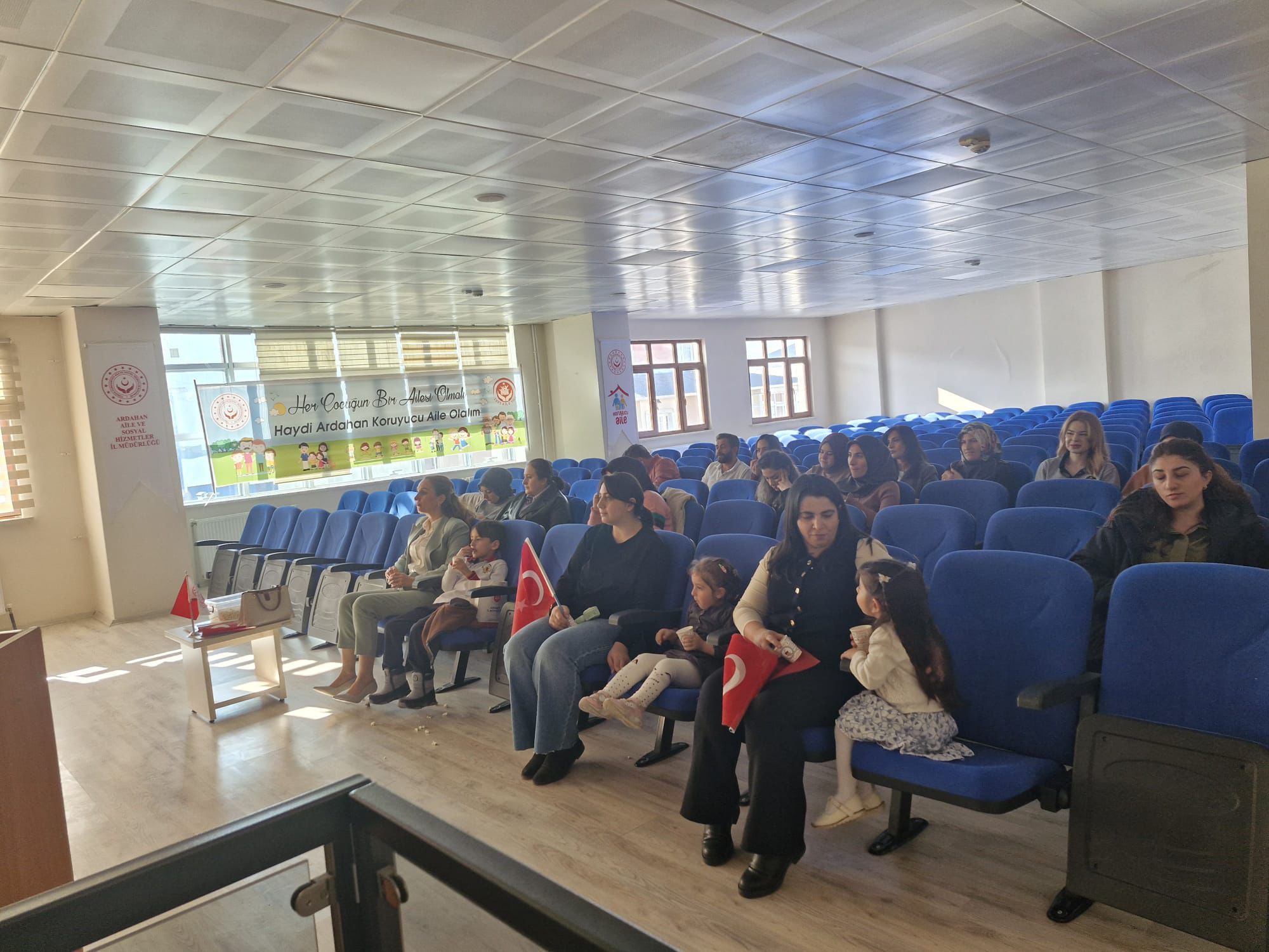 Cumhuriyet Bayramı sevinci ailelerle birlikte yaşandı