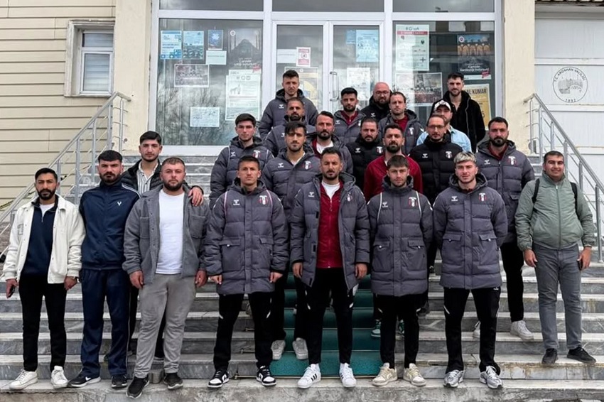 Futbolcular Sokağa İndi: Destek İstedi!