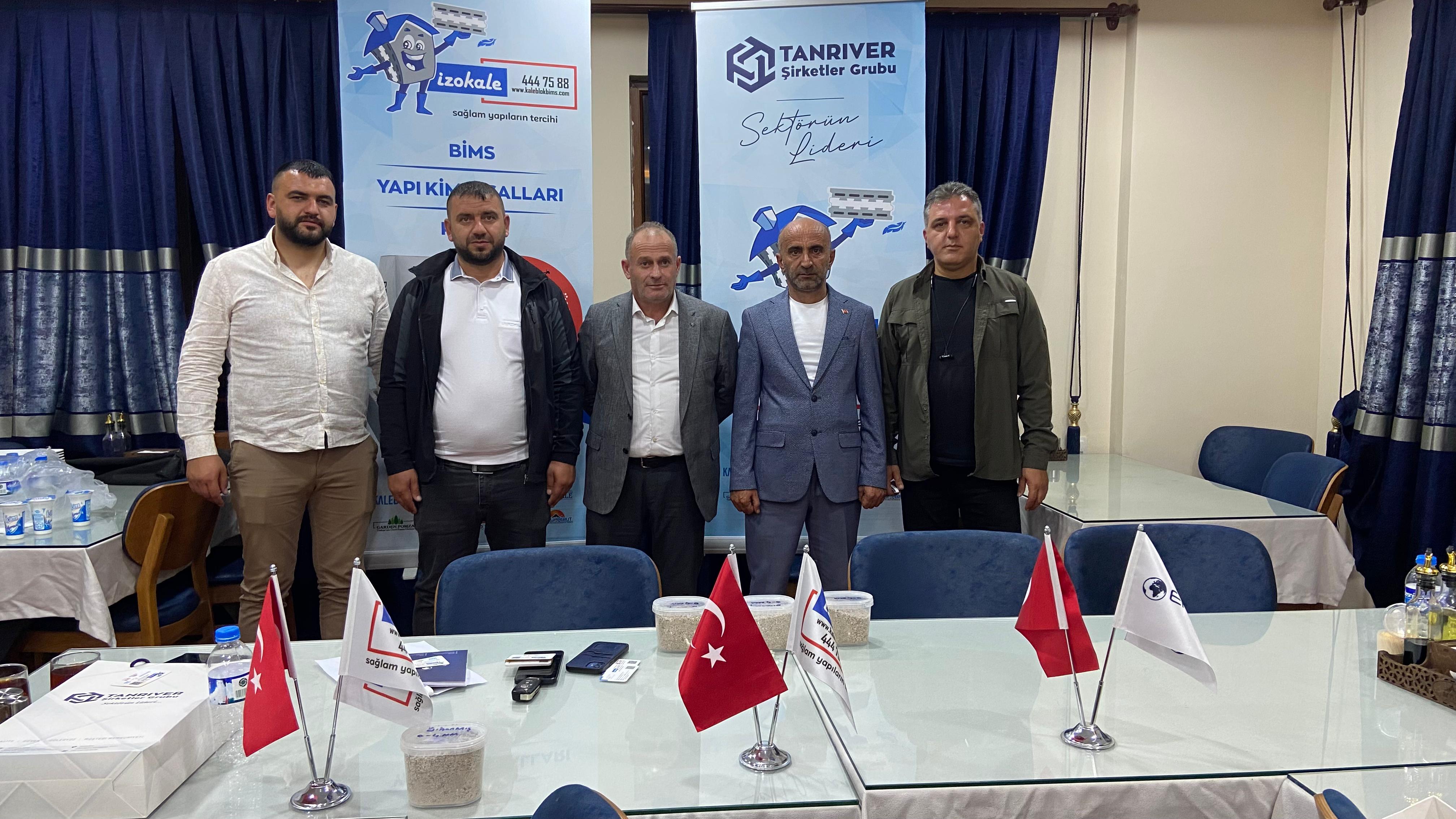 Ardahanlı müteahhitlere pomza kumu tanıtıldı
