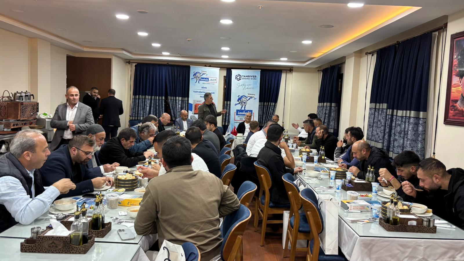 Ardahanlı müteahhitlere pomza kumu tanıtıldı