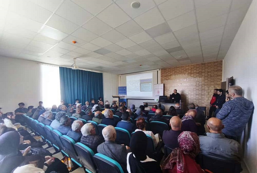 Kafkas Arısı Gen Merkezi arıcılara eğitim verdi