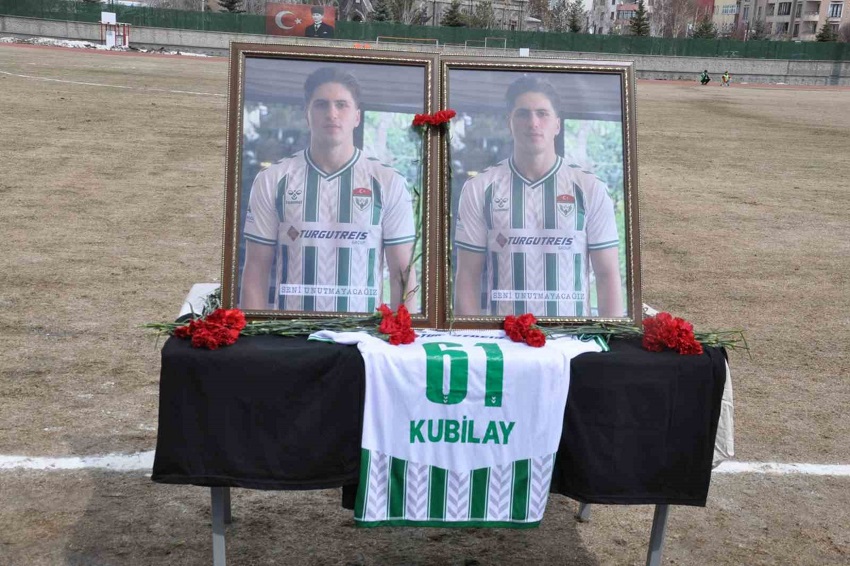 Kars 36 Sporlu futbolcuya duygusal veda