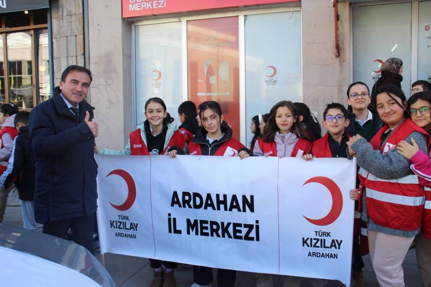 Kızılay için farkındalık yürüyüşü düzenlendi