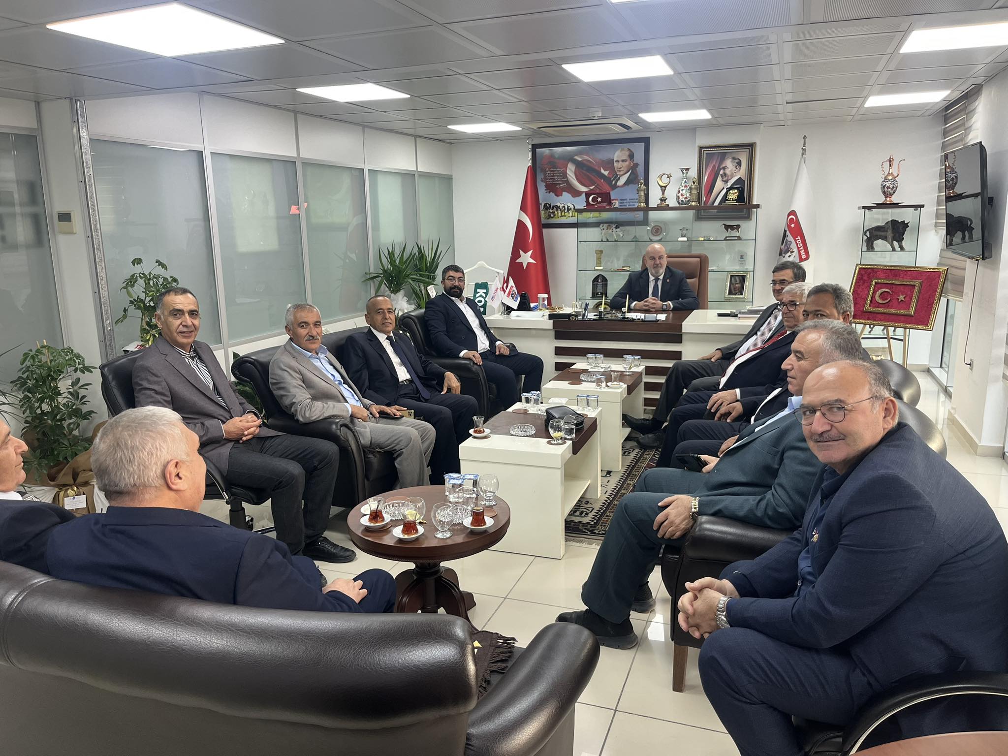 Başkan Sarıkaya, hayvancılık sorunlarını görüştü