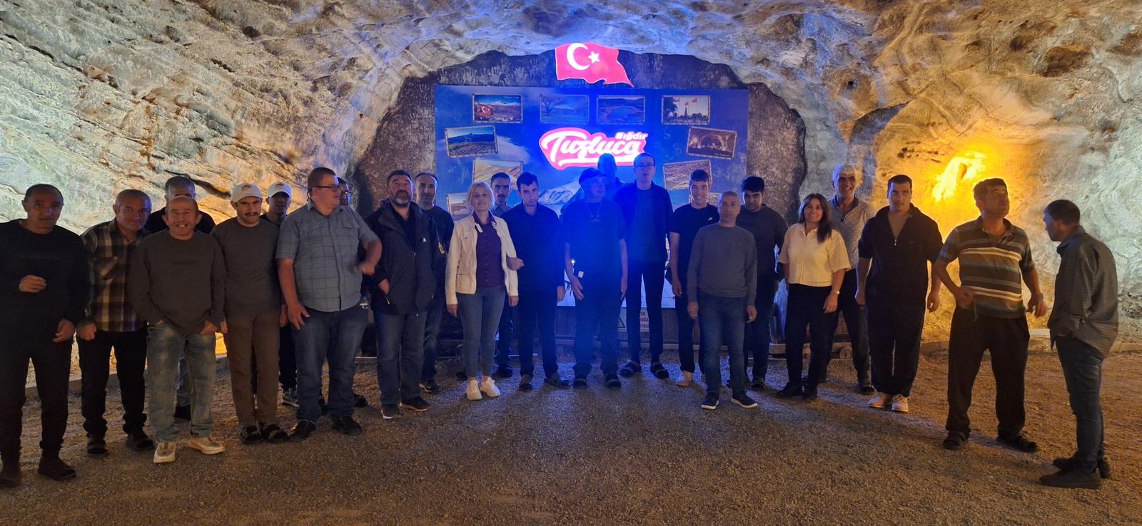 Özel bireyler Tuzluca’nın doğasında moral depoladı